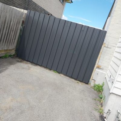 launceston-fencing-electric-sliding-gate-1